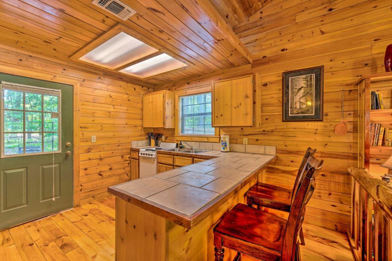 Ideally Located Broken Bow Cabin - Private Hot Tub Exterior photo