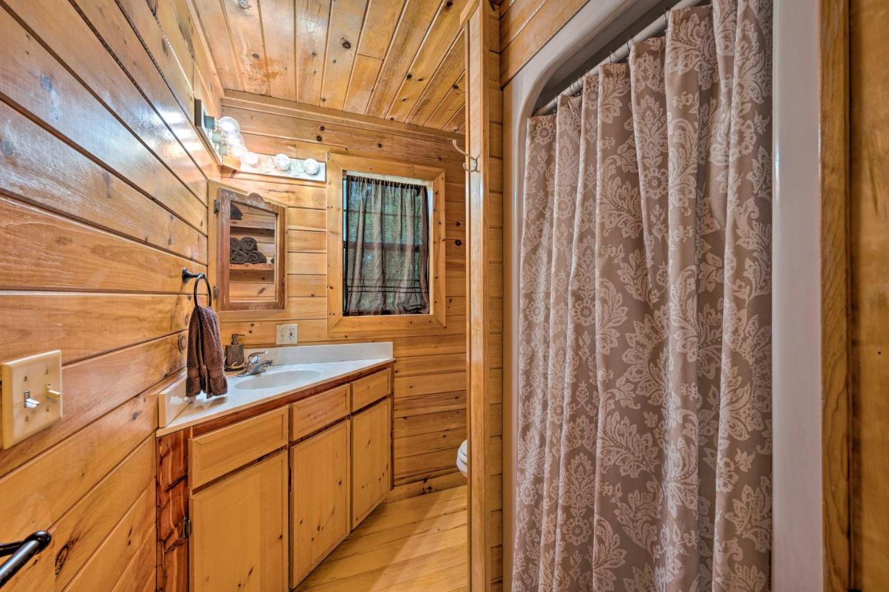 Ideally Located Broken Bow Cabin - Private Hot Tub Exterior photo