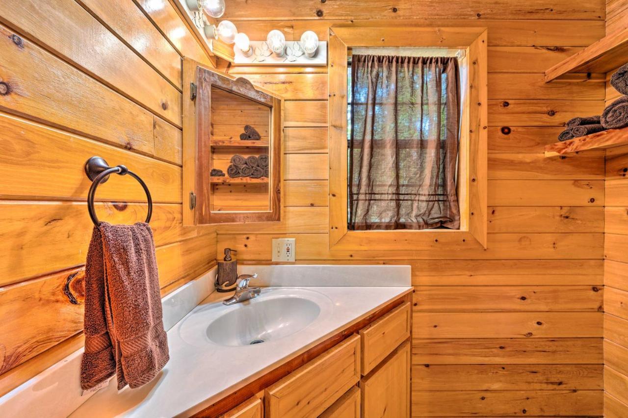 Ideally Located Broken Bow Cabin - Private Hot Tub Exterior photo